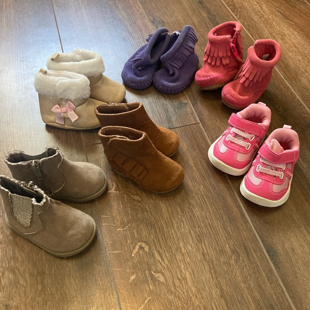 Baby girl shoes - size 2